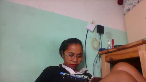 Snapshot of rinah856024 chatting on May 5, 5:15 am rinah856024 online show from May 5, 5:15 am