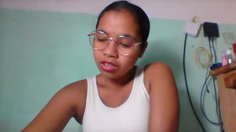 Snapshot of rinah856024 chatting on May 9, 6:18 am rinah856024 online show from May 9, 6:18 am