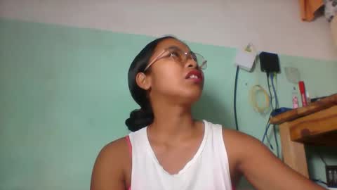 Snapshot of rinah856024 chatting on May 13, 6:44 am rinah856024 online show from May 13, 6:44 am