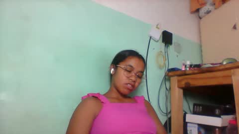 Snapshot of rinah856024 chatting on May 14, 7:31 pm rinah856024 online show from May 14, 7:31 pm