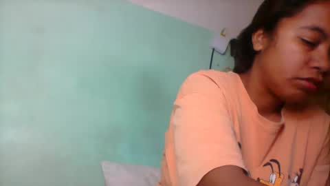 Snapshot of rinah856024 chatting on May 28, 5:05 am rinah856024 online show from May 28, 5:05 am