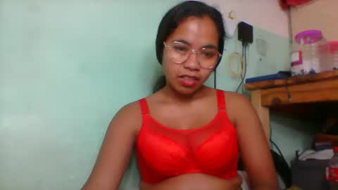 Snapshot of rinah856024 chatting on May 31, 7:15 am rinah856024 online show from May 31, 7:15 am