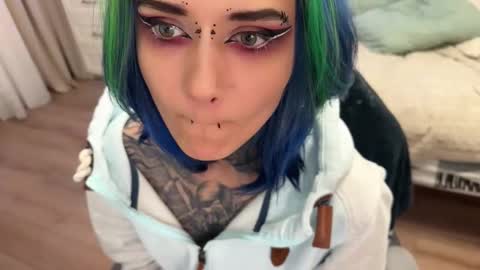   DianaBrite            fansl y online show from October 24, 2:13 pm