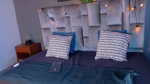 RIRI  online show from November 21, 8:07 pm