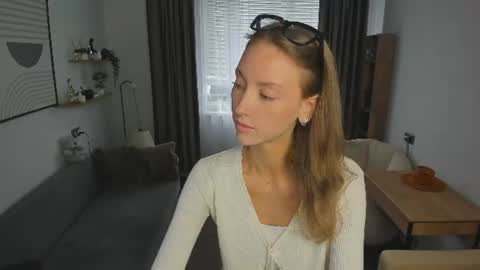 EVA here online show from July 30, 8:13 am