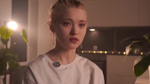 Akemi online show from February 19, 4:25 pm