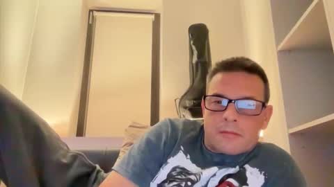 Darrius online show from December 1, 12:37 am