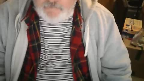 Snapshot of rndmronnie chatting on December 3, 9:45 pm Ron Rodan online show from December 3, 9:45 pm