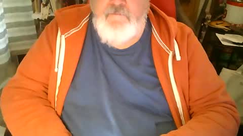 Snapshot of rndmronnie chatting on October 20, 7:25 pm Ron Rodan online show from October 20, 7:25 pm