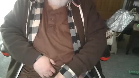 Snapshot of rndmronnie chatting on February 12, 6:58 pm Ron Rodan online show from February 12, 6:58 pm