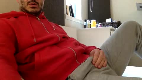 Snapshot of roadbikerider chatting on February 11, 9:20 am 20cm online show from February 11, 9:20 am