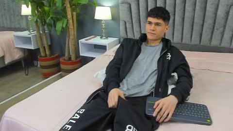 Roan Birkin online show from February 12, 10:26 pm