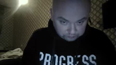 rob18997 online show from November 19, 4:40 pm