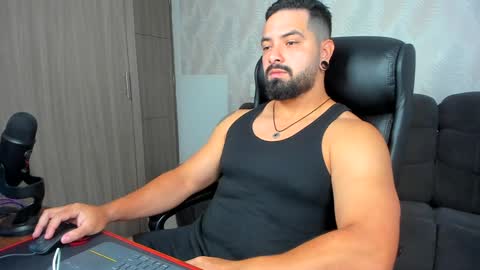 Snapshot of robby_k chatting on January 20, 4:32 am Robby online show from January 20, 4:32 am