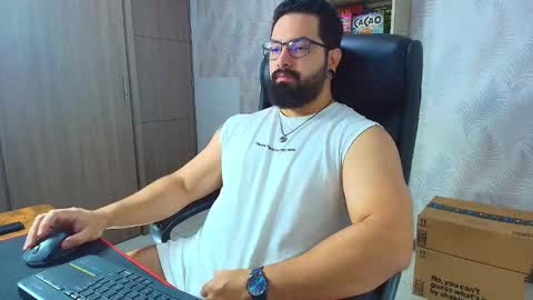 Robby online show from December 4, 10:29 pm