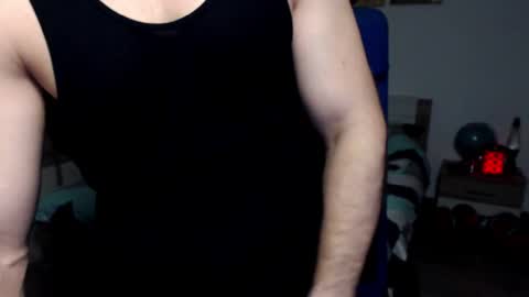 Snapshot of robbyshawz chatting on December 4, 9:07 am robbyshawz online show from December 4, 9:07 am
