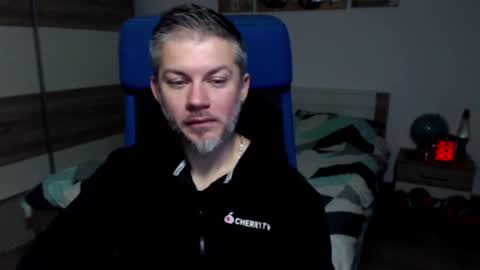 Snapshot of robbyshawz chatting on December 6, 8:59 am robbyshawz online show from December 6, 8:59 am