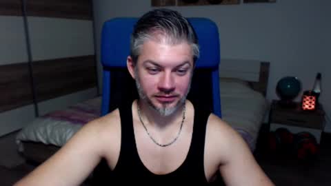 Snapshot of robbyshawz chatting on December 18, 9:58 am robbyshawz online show from December 18, 9:58 am