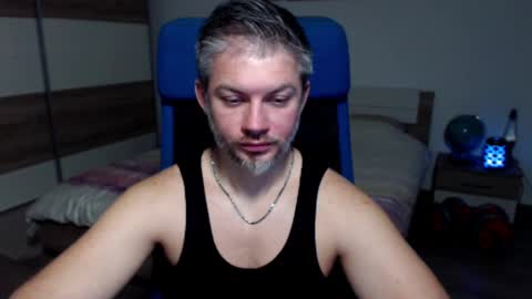 Snapshot of robbyshawz chatting on December 19, 9:51 am robbyshawz online show from December 19, 9:51 am