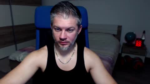 Snapshot of robbyshawz chatting on December 20, 9:21 am robbyshawz online show from December 20, 9:21 am