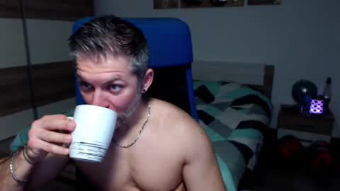Snapshot of robbyshawz chatting on January 15, 5:08 am robbyshawz online show from January 15, 5:08 am