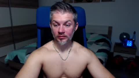 Snapshot of robbyshawz chatting on January 15, 8:20 am robbyshawz online show from January 15, 8:20 am