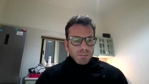 Snapshot of roberpierre_ho chatting on February 11, 12:48 am roberpierre_ho online show from February 11, 12:48 am