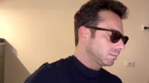 Snapshot of roberpierre_ho chatting on February 16, 1:57 am roberpierre_ho online show from February 16, 1:57 am