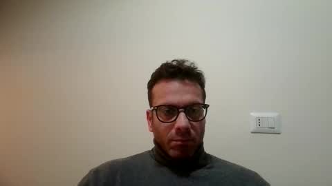 Snapshot of roberpierre_ho chatting on February 19, 9:33 pm roberpierre_ho online show from February 19, 9:33 pm