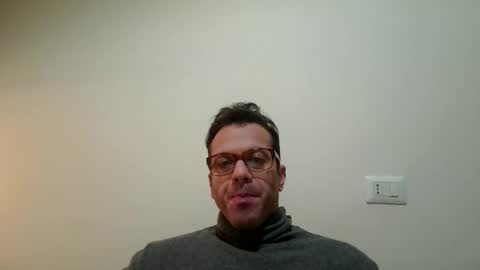 Snapshot of roberpierre_ho chatting on February 24, 1:14 am roberpierre_ho online show from February 24, 1:14 am