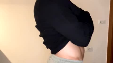 Snapshot of roberpierre_ho chatting on February 25, 12:31 am roberpierre_ho online show from February 25, 12:31 am