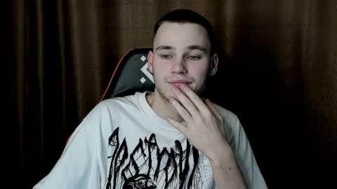 robert10211 online show from January 31, 5:51 am