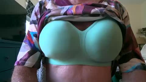 robert online show from October 20, 7:03 pm