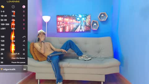 Snapshot of robert_kingg chatting on January 28, 8:25 am robert_kingg online show from January 28, 8:25 am