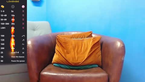 Snapshot of robert_kingg chatting on September 12, 11:37 pm robert_kingg online show from September 12, 11:37 pm