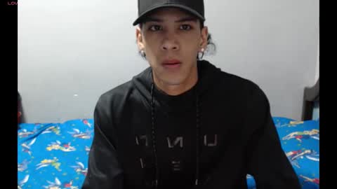 Snapshot of robert_kingg chatting on February 16, 7:26 am robert_kingg online show from February 16, 7:26 am