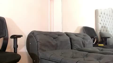 Snapshot of robert_kingg chatting on June 10, 9:25 pm robert_kingg online show from June 10, 9:25 pm