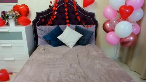 Snapshot of robertamorelly chatting on February 11, 6:08 am Betty online show from February 11, 6:08 am