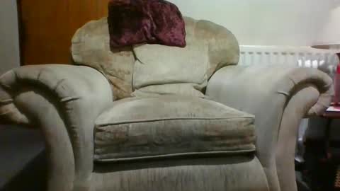 Snapshot of roberthorny69xxx chatting on February 27, 3:47 am Robert online show from February 27, 3:47 am