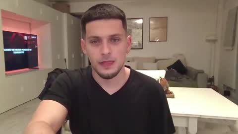 Roberto online show from November 2, 4:42 pm