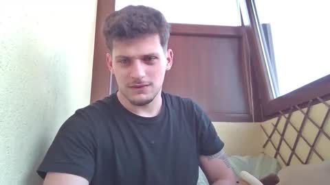 Snapshot of roberto_twink1 chatting on March 5, 8:32 am Roberto online show from March 5, 8:32 am