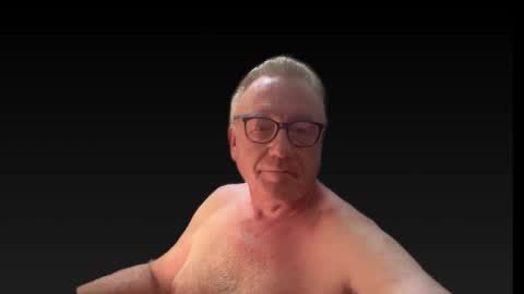 RobertTheRabbit online show from December 17, 2:45 pm