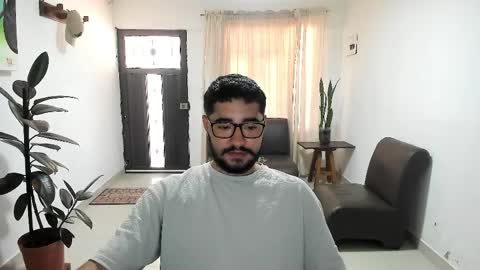 roberx_12 online show from April 12, 4:45 pm