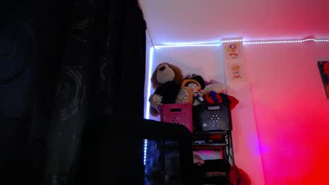 Robin online show from March 27, 11:59 pm