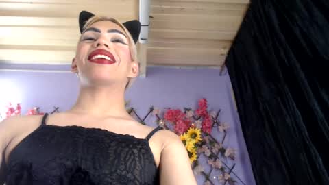 Snapshot of robinsonbaker chatting on July 24, 6:11 am Margot Ferrer online show from July 24, 6:11 am