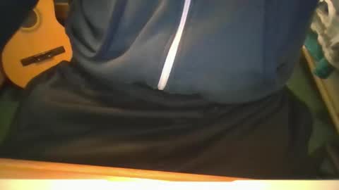 Snapshot of robjh1273 chatting on May 17, 10:06 pm Roger online show from May 17, 10:06 pm