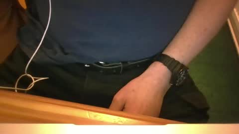 Snapshot of robjh1273 chatting on June 14, 7:38 pm Roger online show from June 14, 7:38 pm