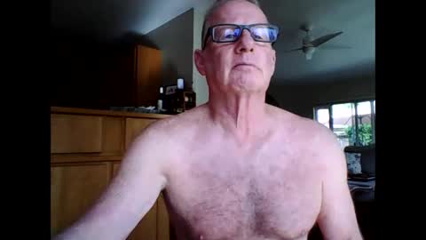 robo0000 online show from May 4, 4:14 pm