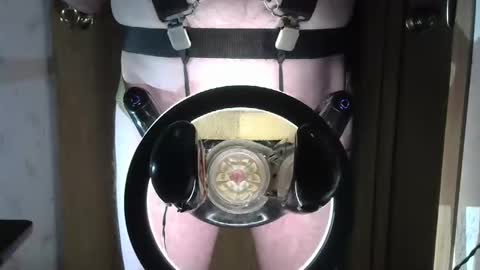 Snapshot of robodickmilker chatting on December 29, 6:49 pm Robodickmilker online show from December 29, 6:49 pm