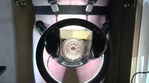 Snapshot of robodickmilker chatting on January 25, 8:10 pm Robodickmilker online show from January 25, 8:10 pm